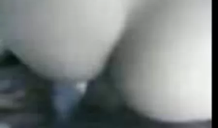 Çocuk LAN lezbiyenlerin seks filmi gags ve büyük bir horoz