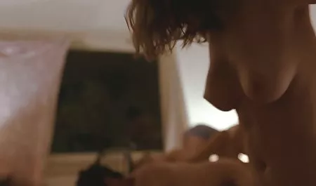 Yatakta Kahvaltı türkce seks filmi izle çocuklar çevreleyecek bir kız - Sıcak Babes -