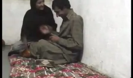 Büyük bir horoz hd erotik video izle ile bir yabancı fuck küçük teen ilk kez